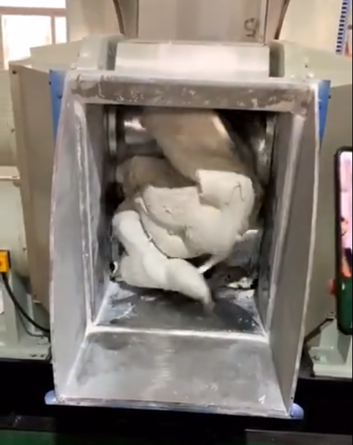 液壓翻轉(zhuǎn)式密煉機視頻